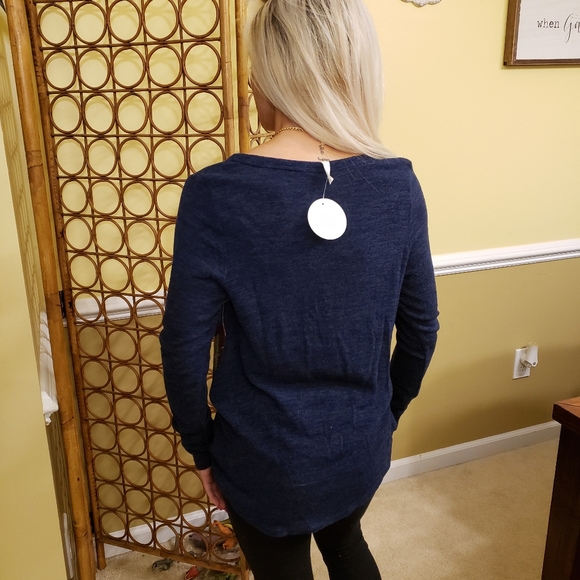 🔶️Boutique Navy Plaid Long Sleeve Top🔶️ - Picture 5 of 6